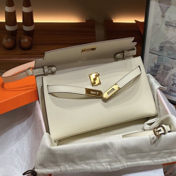 White Genuine Leather Envelope/ Baguette Bag | 2 Interchangeable Straps - Picture 3 of 6